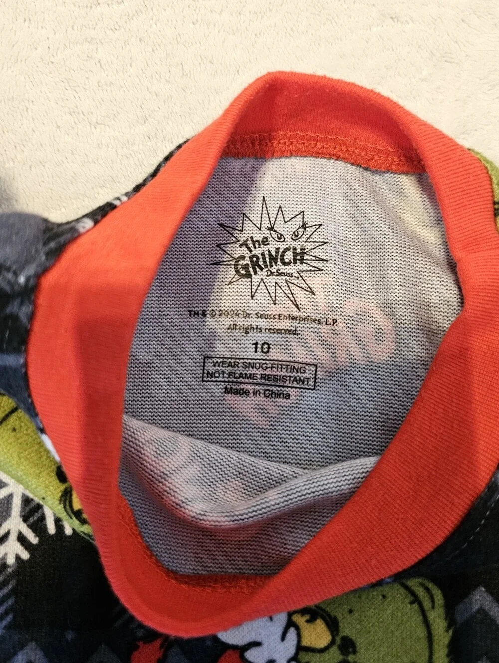 Dr. Seuss The Grinch 2-Piece Fleece Pajama Set (Size 10) – Plaid / Snowflake Euc